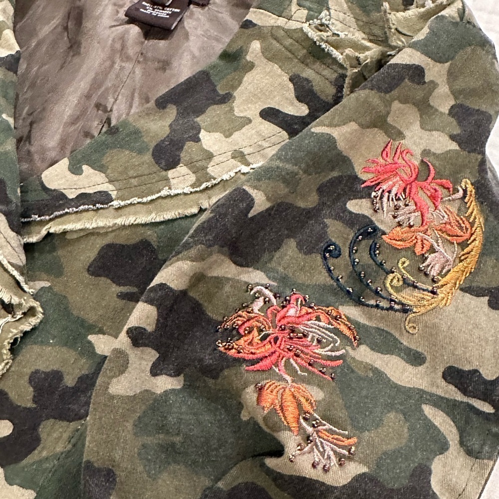 Luii Green Camo Utility Jacket with Embroidered Accents - Picture 5 of 5